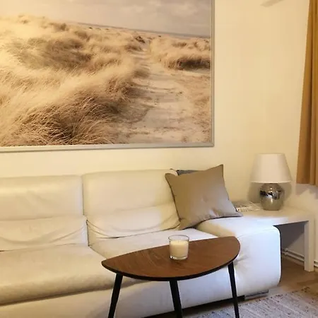 Gemuetliche Sanierte 1 Zimmer Wohnung Mit Privatem Parkplatz Im Zentrum Kiel Exterior photo