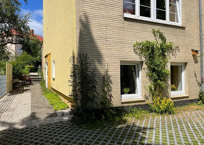 Gemuetliche Sanierte 1 Zimmer Wohnung Mit Privatem Parkplatz Im Zentrum