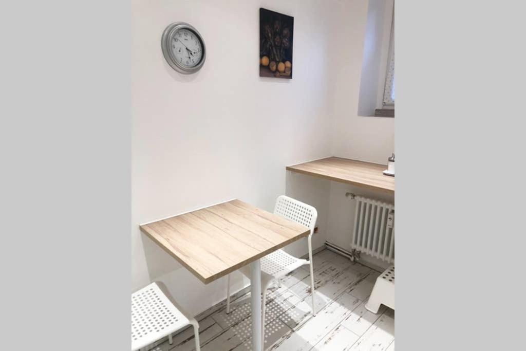 Gemuetliche Sanierte 1 Mit Privatem Parkplatz Im Zentrum Apartment *